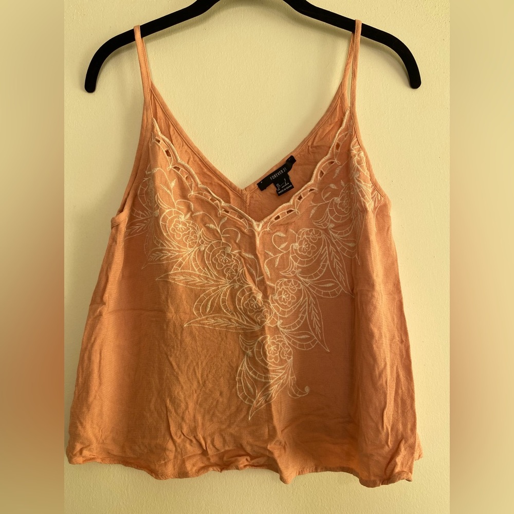 💚3 for $10!💚 Forever 21 Cropped Pink Tank Top with Embroidery